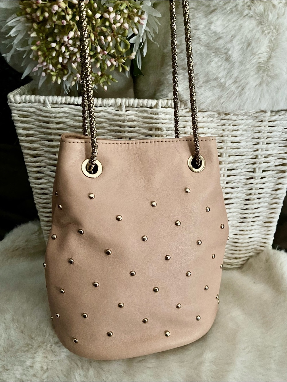 Sézane Studded Hope Bucket Bag in the "blush gold" / "old rose" colorway ⚜️